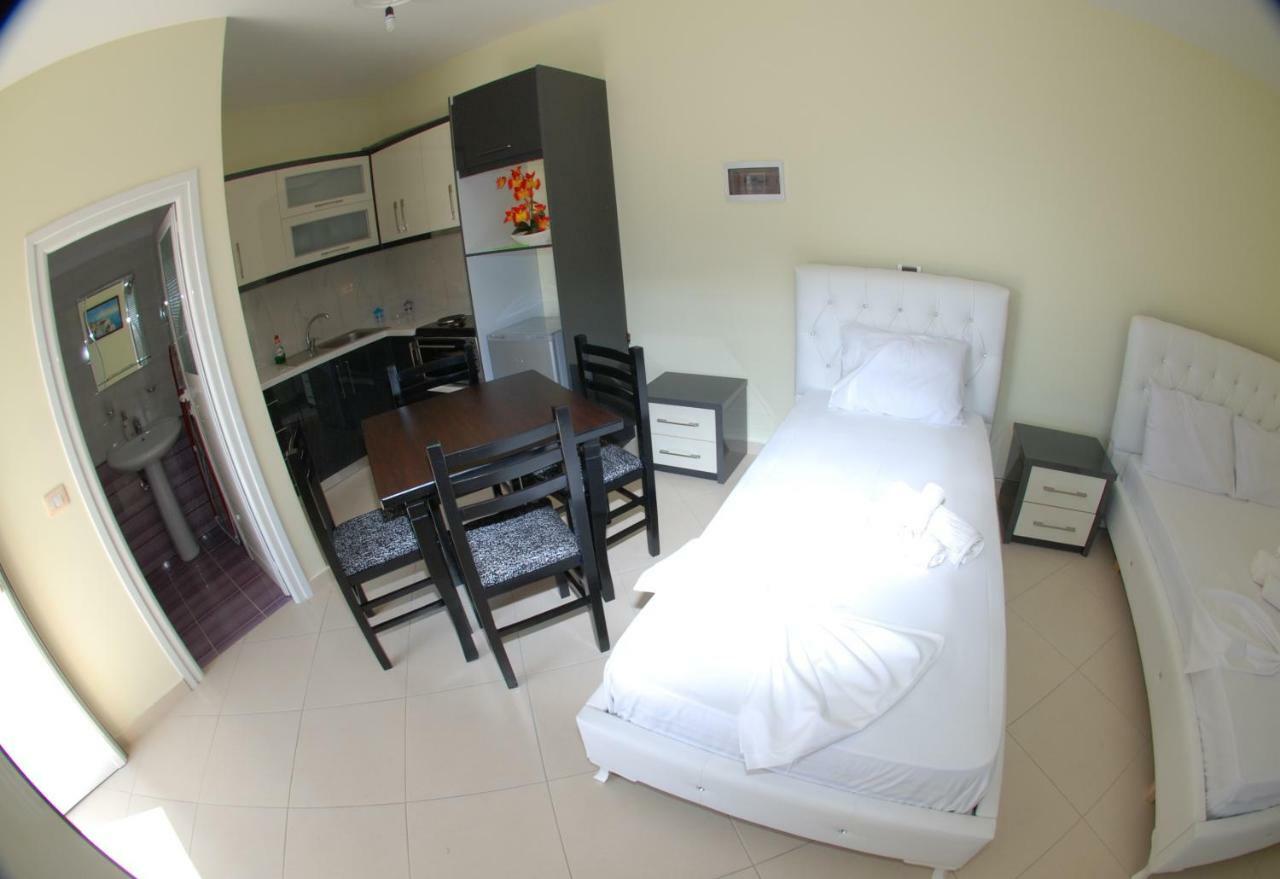 Rama Apartments Sarandë 外观 照片